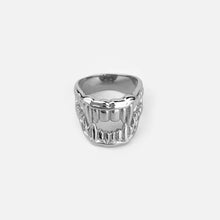 Load image into Gallery viewer, ring on display