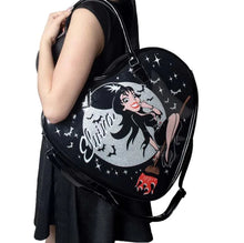 Load image into Gallery viewer, bag on model's shoulder