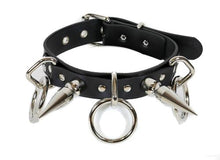 Load image into Gallery viewer, choker on display
