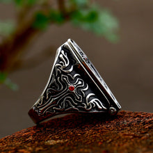 Load image into Gallery viewer, side of ring on display