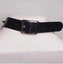 Load image into Gallery viewer, back of collar on mannequin