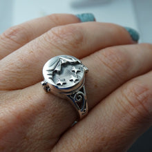 Load image into Gallery viewer, model showing ring