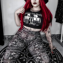 Load image into Gallery viewer, model showing front of leggings