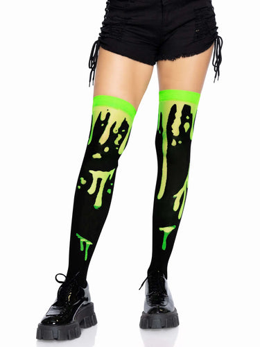 model showing front of tights