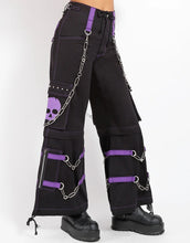 Load image into Gallery viewer, model showing side of pants
