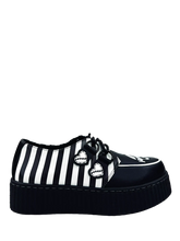 Load image into Gallery viewer, side of shoe on display
