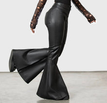 Load image into Gallery viewer, model showing side of pants
