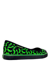 Load image into Gallery viewer, back of shoe on display
