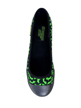 Load image into Gallery viewer, top of shoe on display
