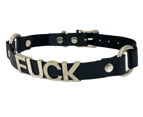 choker on display