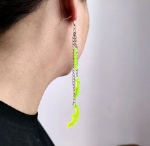 Load image into Gallery viewer, Three silver zinc alloy chains hanging from hook stud. Chains hang at different lengths with an acrylic green see-through bat hanging from each chain.
