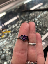 Load image into Gallery viewer, model holding ring
