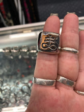 Load image into Gallery viewer, model holding ring
