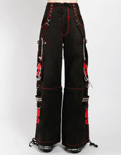 Load image into Gallery viewer, model showing front of pants
