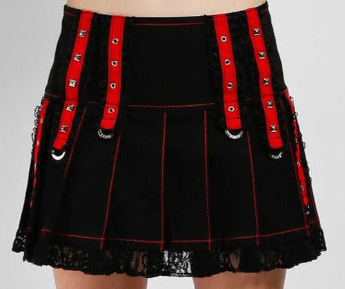 model showing front of skirt