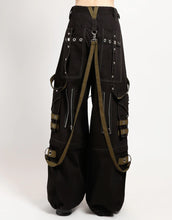 Load image into Gallery viewer, model showing back of pants
