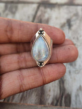 Load image into Gallery viewer, model holding ring
