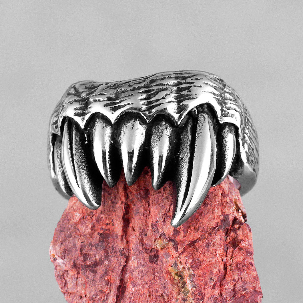 ring on display