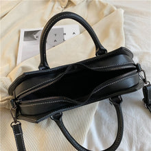 Load image into Gallery viewer, showing top view of zipper closure
