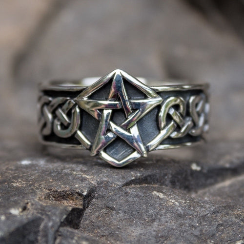 ring on display