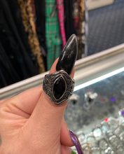 Load image into Gallery viewer, model wearing ring
