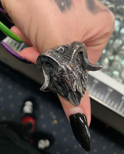 Load image into Gallery viewer, model wearing ring
