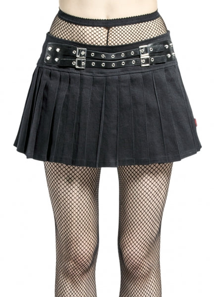 model showing front of skirt