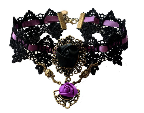 choker on display