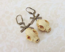 Load image into Gallery viewer, picture of pair of earrings
