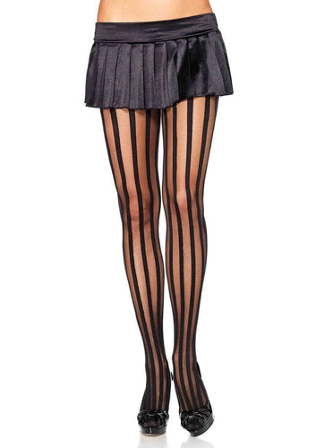 model showing front of pantyhose